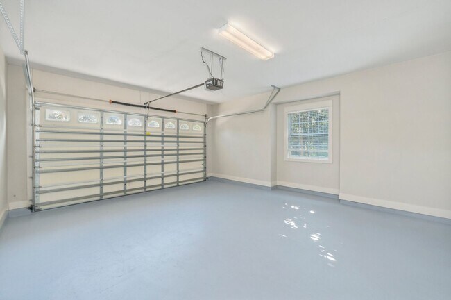 Foto del edificio - Gorgeous Regatta Bay 3 Bedroom Townhouse!