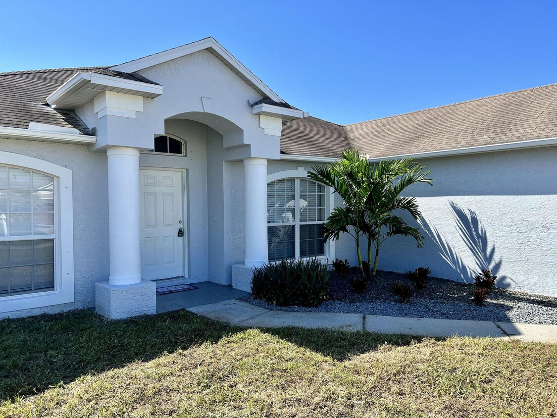 532 SW Kabot Avenue Port Saint Lucie Fl 3... House for Rent in Port Saint Lucie, FL