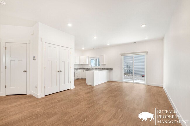 Foto del edificio - Beautiful brand new luxury 3 Bedroom 2.5 Bath townhouse!!