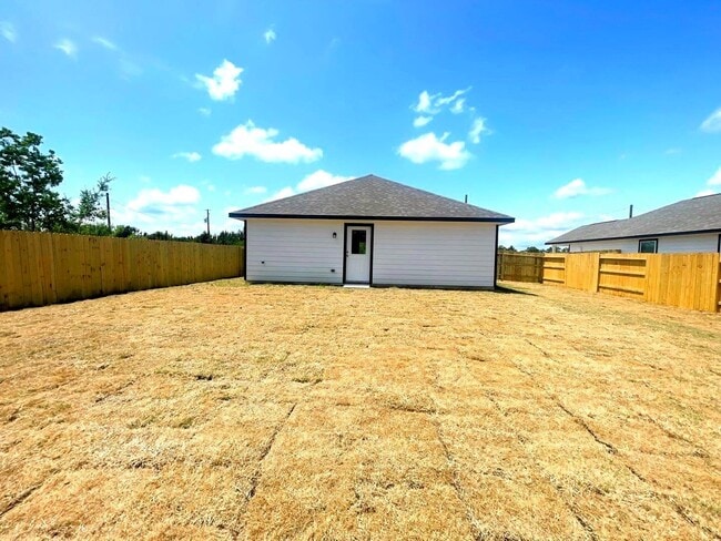 Building Photo - 350 Rd 5105