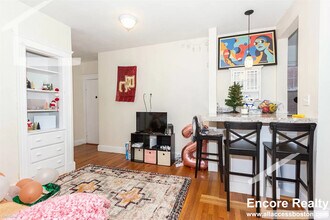 Building Photo - 2003 Commonwealth Ave