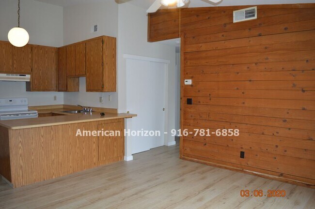 Building Photo - 5517 Towhee Way