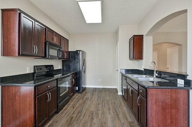 Foto del edificio - 4103 McFarland Dr