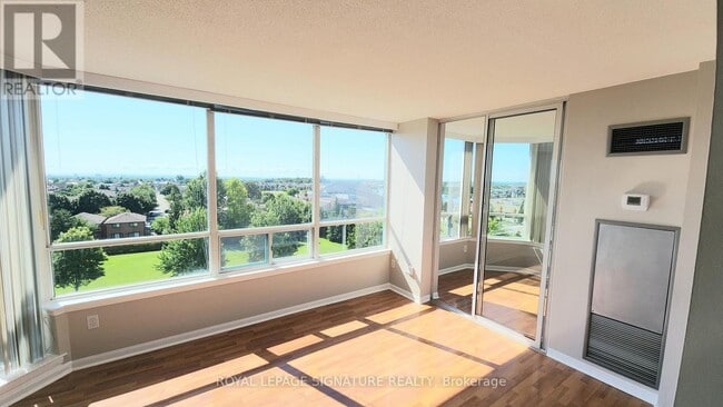 Building Photo - 550 Webb Dr