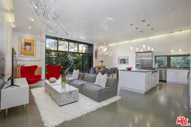 Foto principal - 1849 Fox Hills Dr