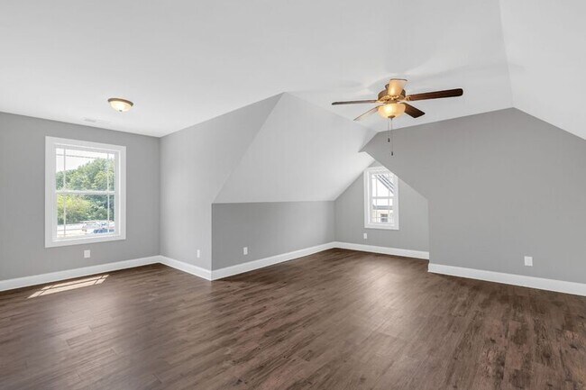 Building Photo - 5333 Roosevelt Rd