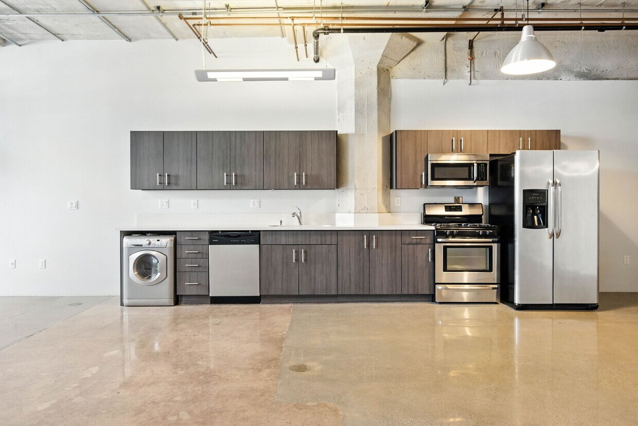 Foto principal - 825 East 4th St