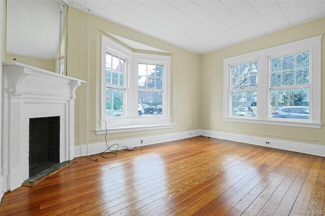 Foto del edificio - 105 S Broadway