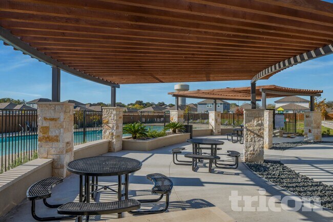 Foto del edificio - 5915 Noah Pl