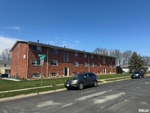 Building Photo - 400 N 5th St