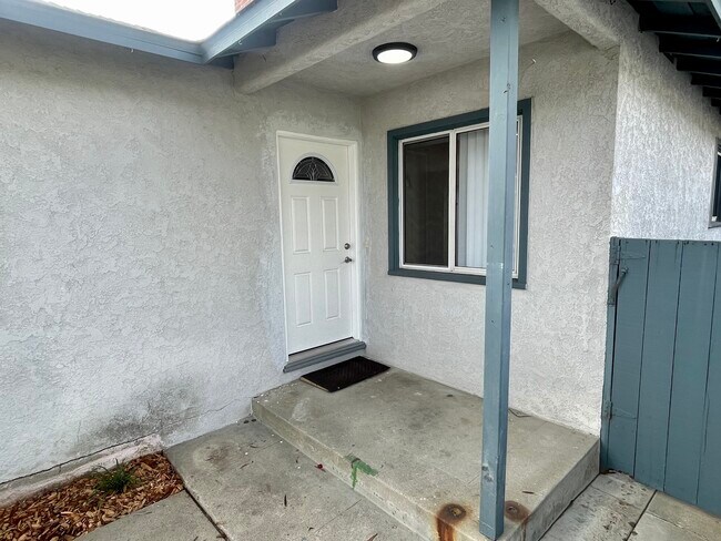 Building Photo - 2617 Oak Ave