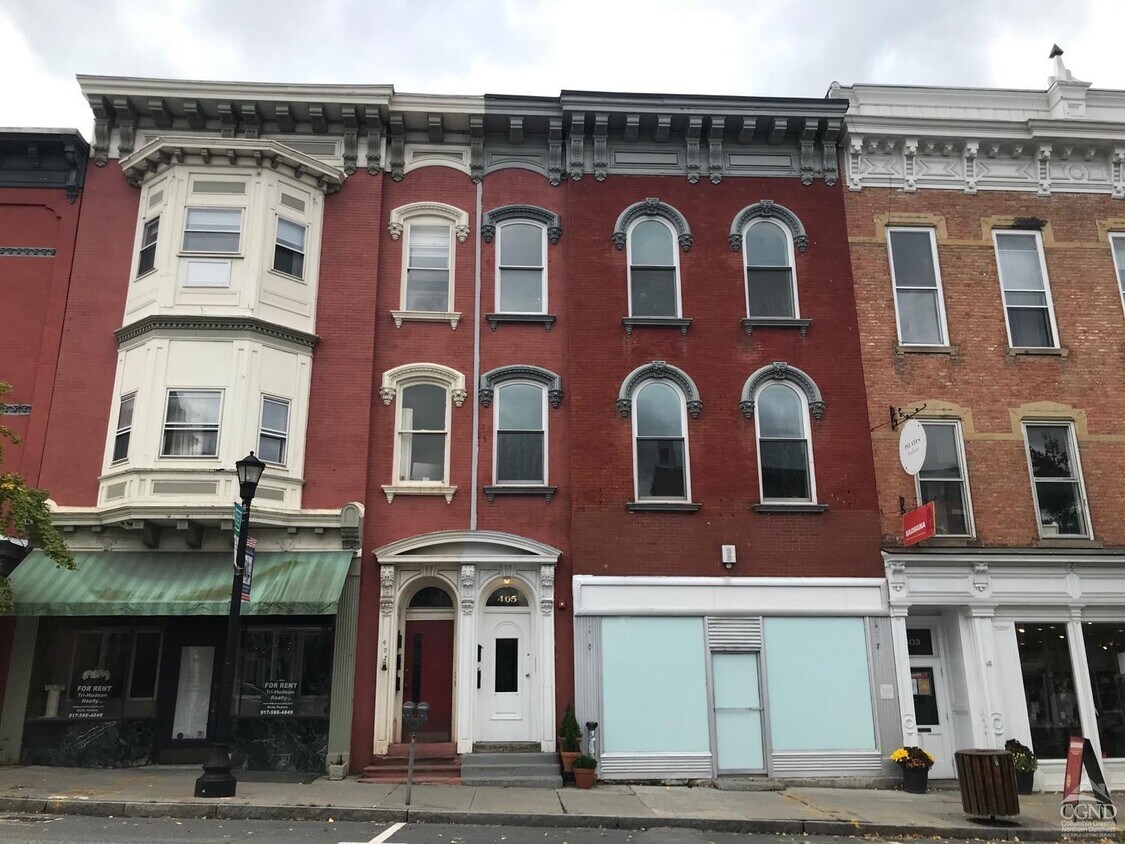 405405 Warren St, Hudson, NY 12534 Room for Rent in Hudson, NY