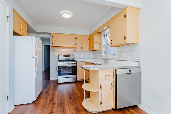 Foto del edificio - 7104 N Ottawa Ave