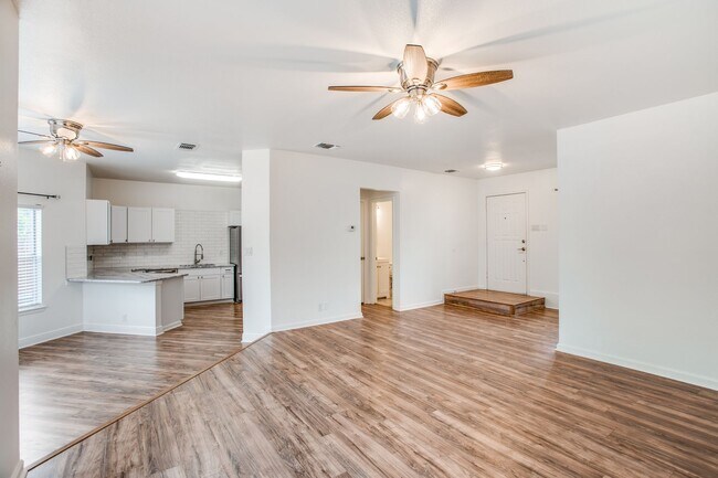 Foto del edificio - 3 Bedroom/2.5 Bathroom Hunters Chase Subdivision