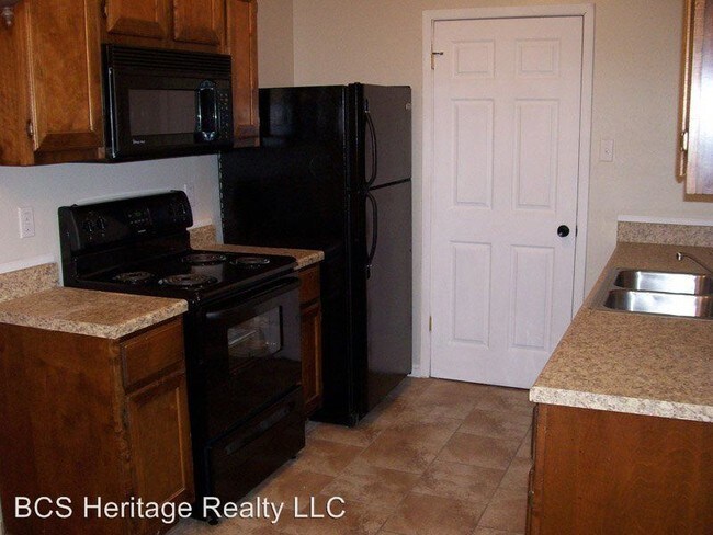 Building Photo - 1100 Verde Dr