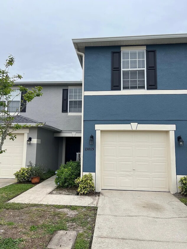 Outside of the house - 13015 Lexington Summit St