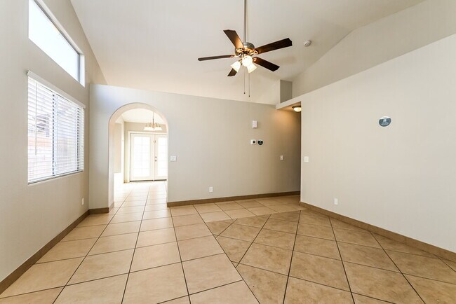 Foto del edificio - 1532 Helen Belle Dr