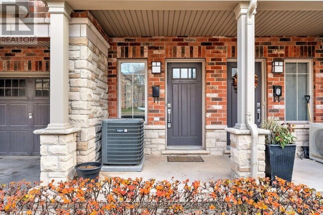 Building Photo - 362 Plains Rd E