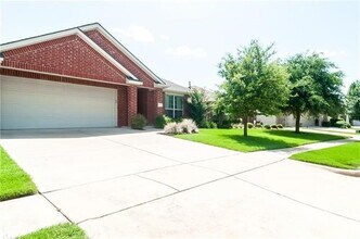 Building Photo - 913 Buffalo Creek Dr