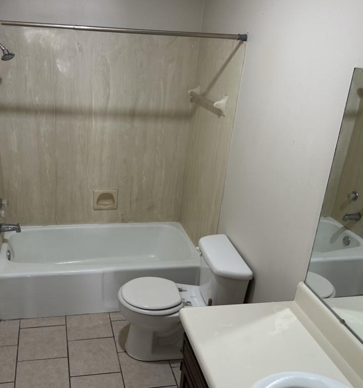 Foto del edificio - 16097 J R Dr, unit a