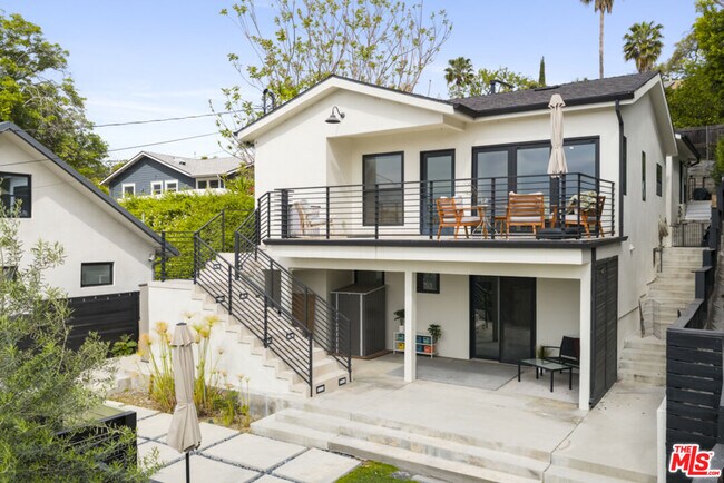 Foto del edificio - 3923 Fernwood Ave