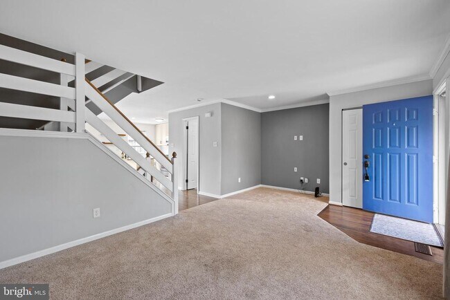 Building Photo - 328 Countryside Ct