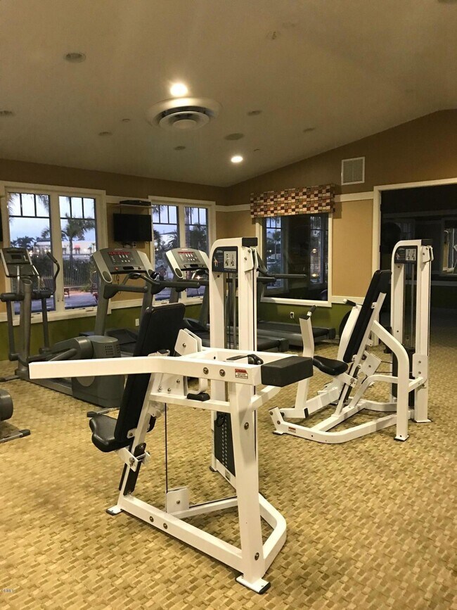 Foto del edificio - 1901 S Victoria Ave