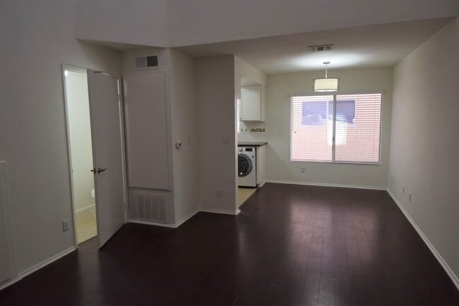 Building Photo - 5328 Riverton Ave