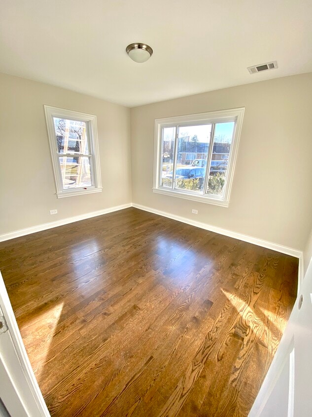 Primary Photo - 537 N Kenilworth Ave