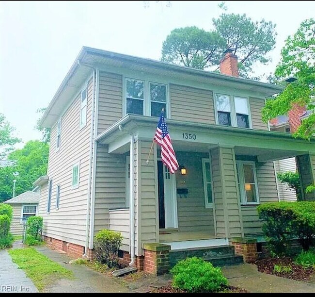 Foto del edificio - 1350 Buckingham Ave