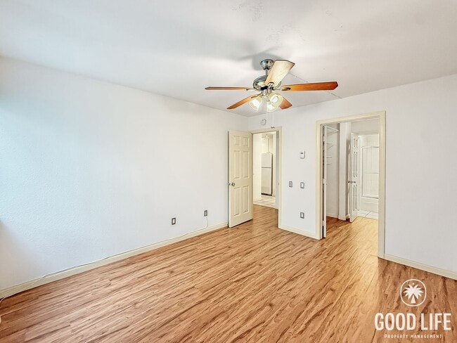 Foto del edificio - Charming 1B/1BA Condo in Bay Ho w/ Walk-In Closet, Ceiling Fans & New Flooring!