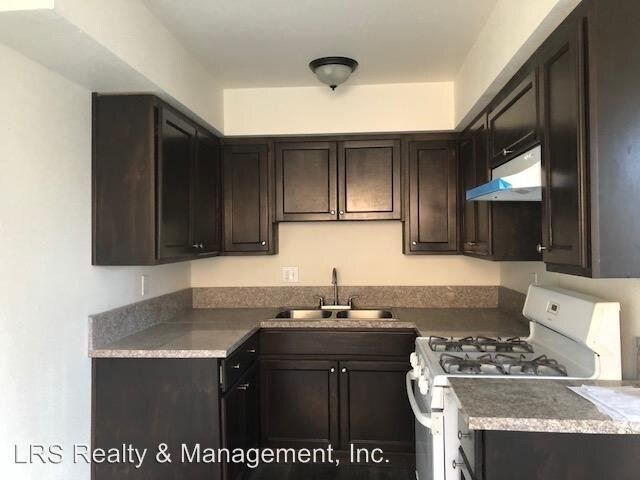 Foto del edificio - 3206-3212 W 60th St