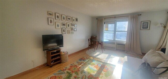Building Photo - 47-27 Little Neck Pkwy