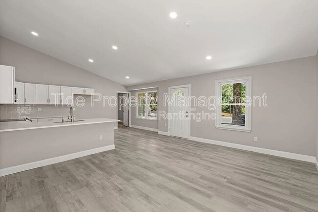 Building Photo - 1240 Maryland Dr