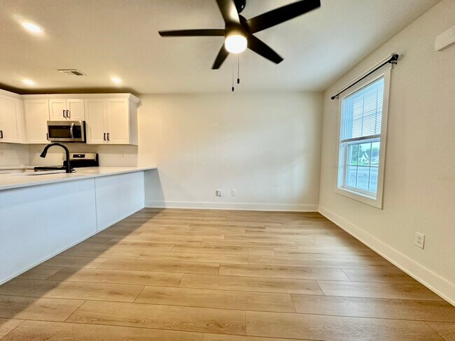 Foto del edificio - 336 Woods Rd