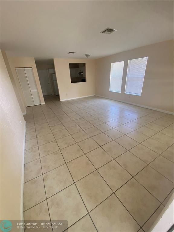 Foto principal - 1010 NW 3rd Ave