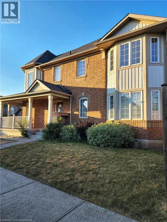 Building Photo - 926 Mctrach Cres