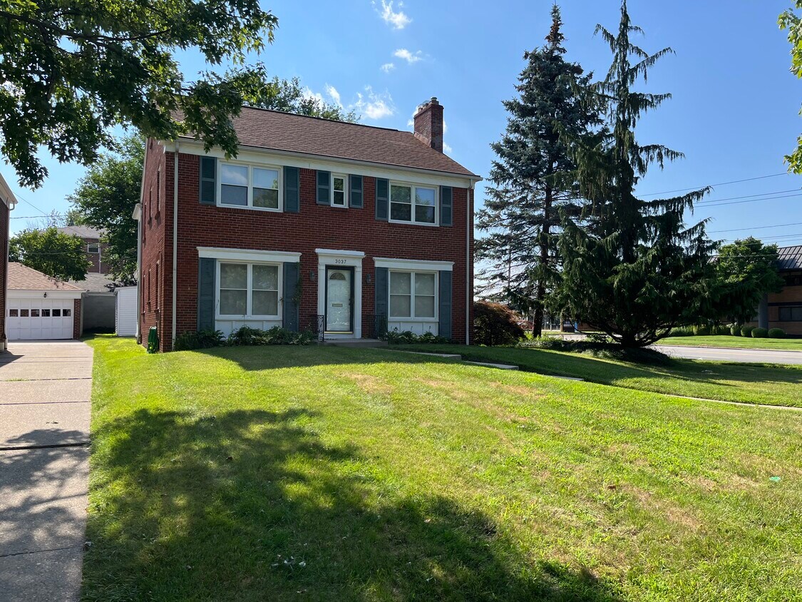 3037 Middlesex Dr Unit Lower, Toledo, OH 43606 Apartments in Toledo