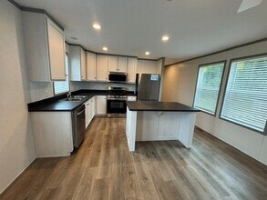 Building Photo - 1163 Salvia Dr