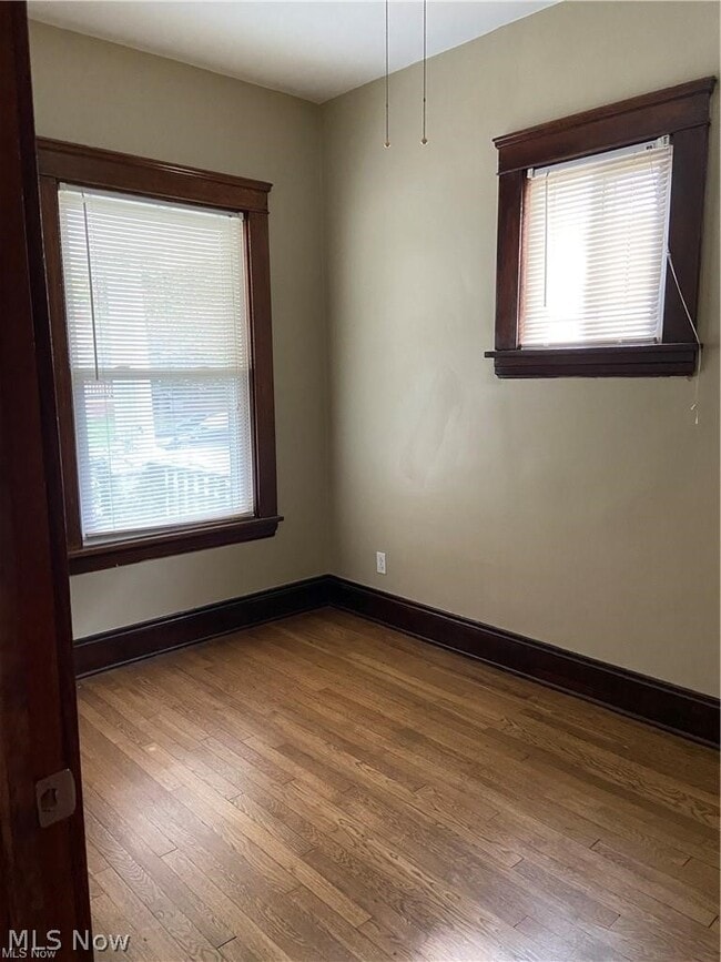 Foto del edificio - 2628 E 124th St