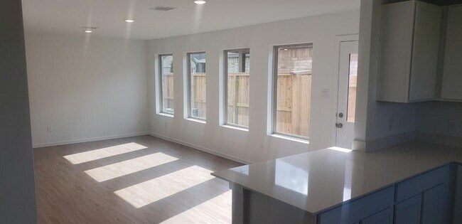 Foto del edificio - 3016 Courtney Coral Ln