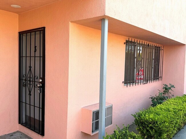 Foto del edificio - 2672 S Redondo Blvd