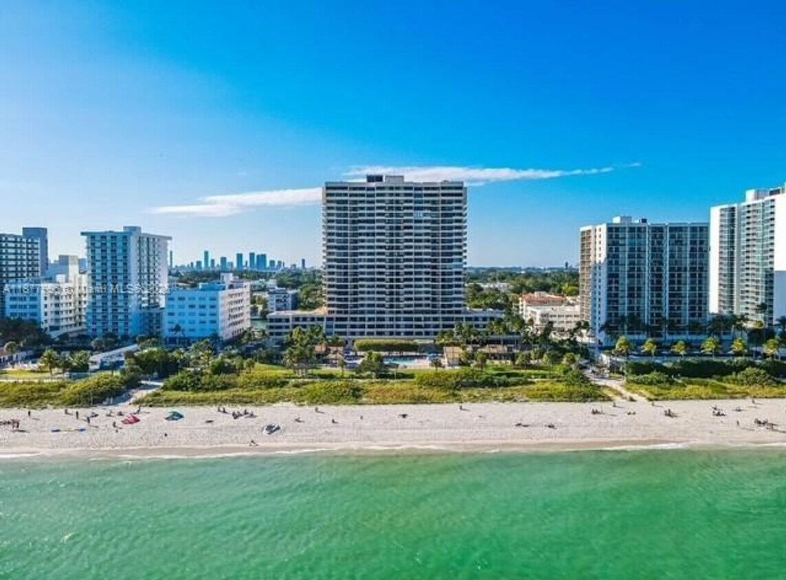 Photo - 2555 Collins Ave appt 2200 (A11877996)