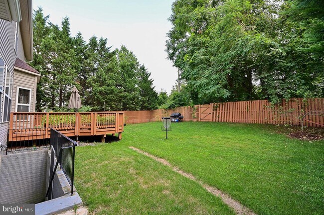 Building Photo - 46845 Northbrook Way