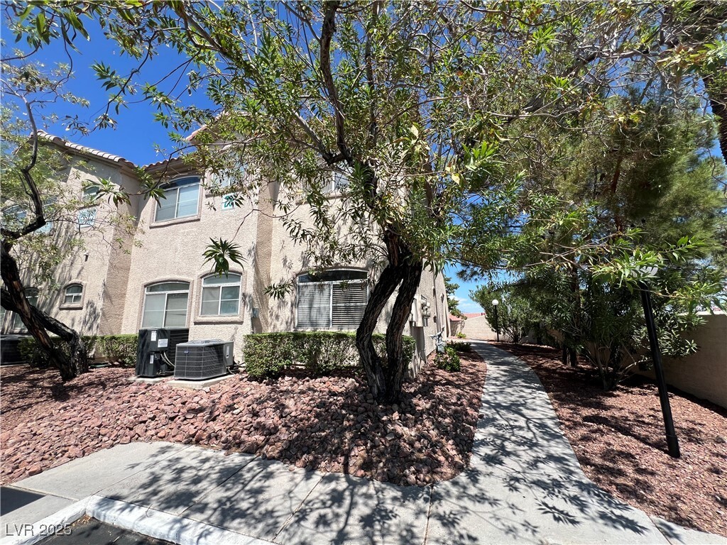 Primary Photo - 5415 W Harmon Ave