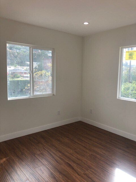 Building Photo - 1917 Hyperion Ave