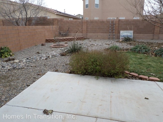 Building Photo - 1302 Aspen Meadows Dr NE