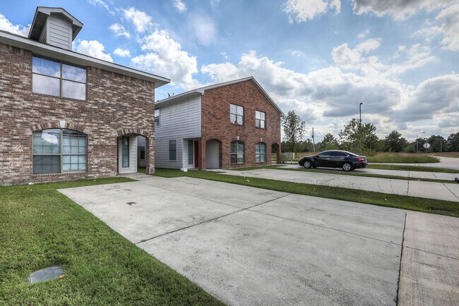 Foto del edificio - Pine Landing Homes