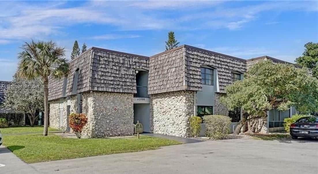 Foto principal - 3105 Oakland Shores Dr