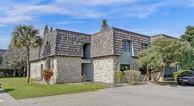 Building Photo - 3105 Oakland Shores Dr
